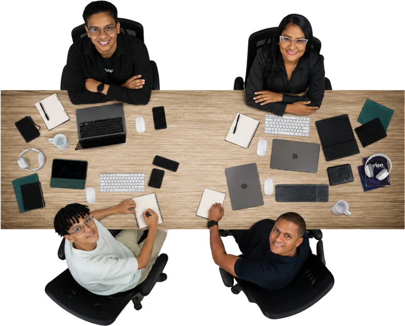 Equipo de Star Studio Marketing trabajando